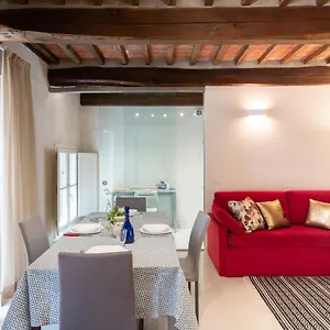 Apartment Alessandra Up To Six People Lucca