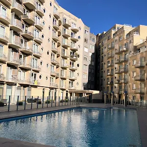 https://la-vie-sur-mer-appartement-zijdelings-zeezicht-mariakerke.bruges-hotels.info
