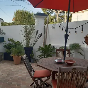 Apartment Grand Avec Patio